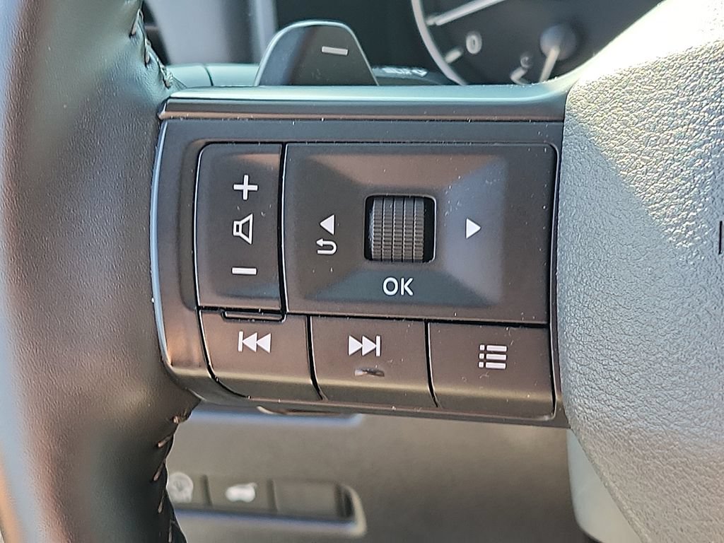 Used 2025 Nissan Rogue SV FWD image 20