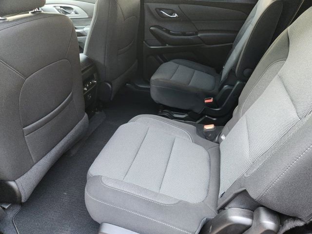 Used 2023 Chevrolet Traverse LT image 32