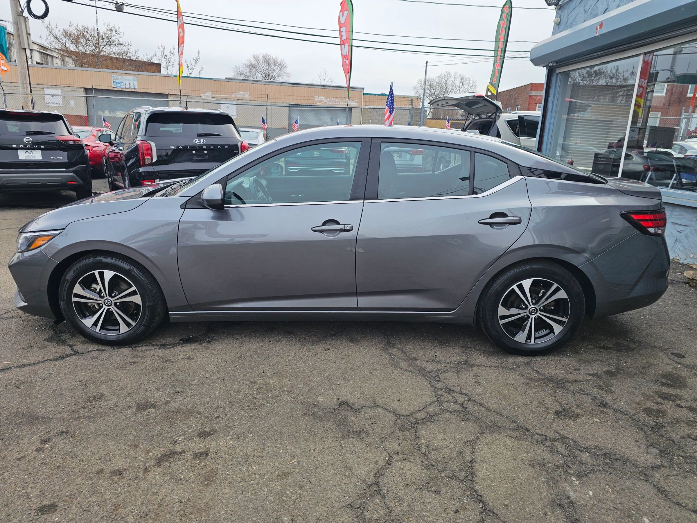 Used 2022 Nissan Sentra SV image 4