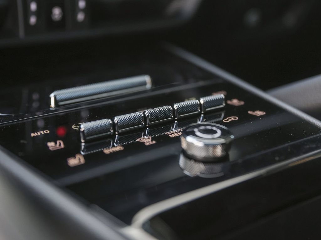 New 2026 Porsche Cayenne Coupe AWD/4WD image 28