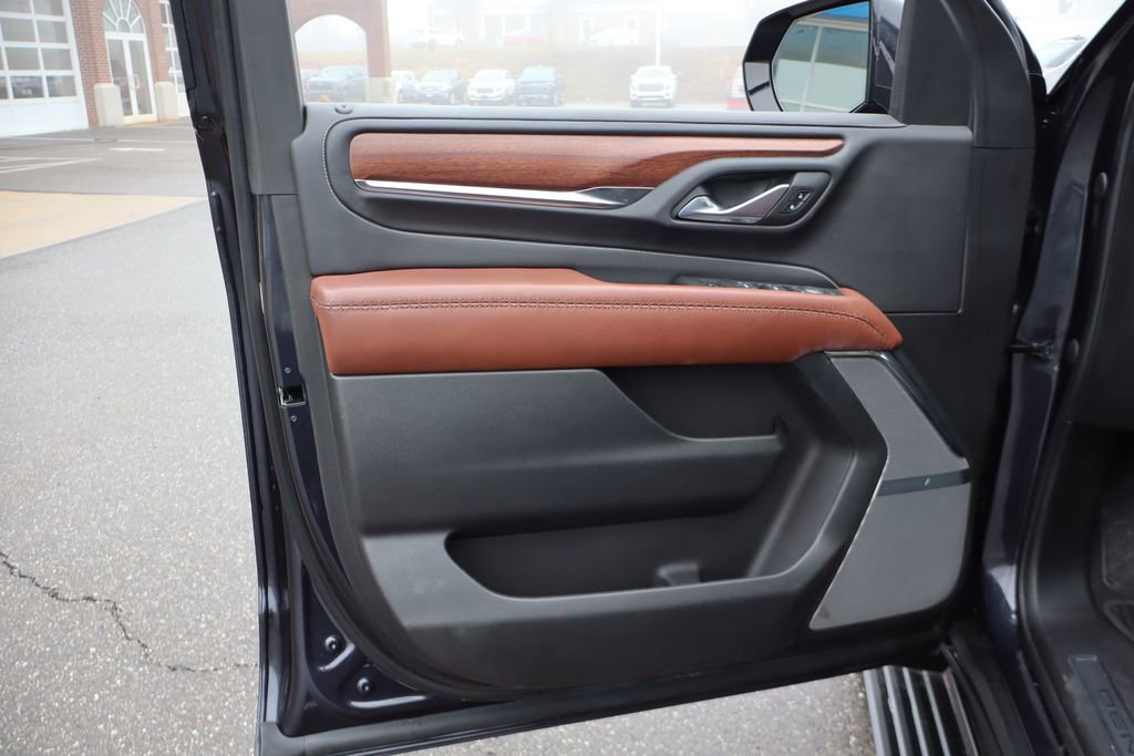 Used 2023 GMC Yukon Denali Ultimate image 11