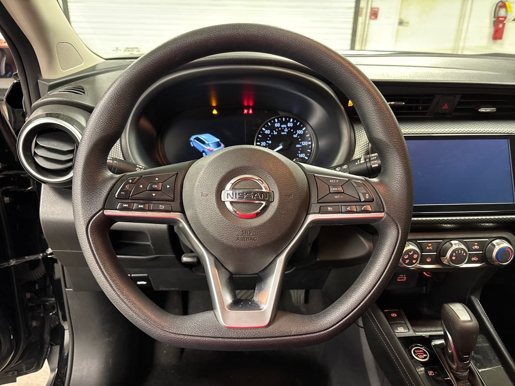 Used 2023 Nissan Kicks SV FWD image 30