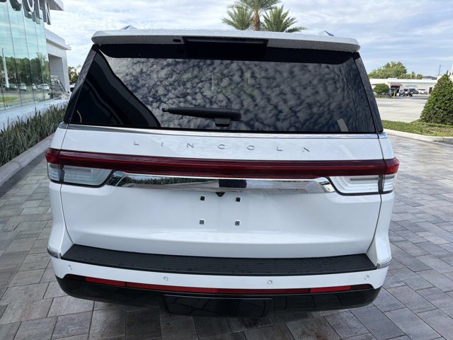 Certified 2024 Lincoln Navigator Reserve AWD/4WD image 3