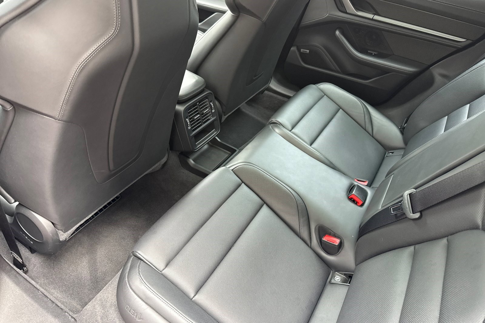 Used 2023 Porsche Taycan GTS image 15