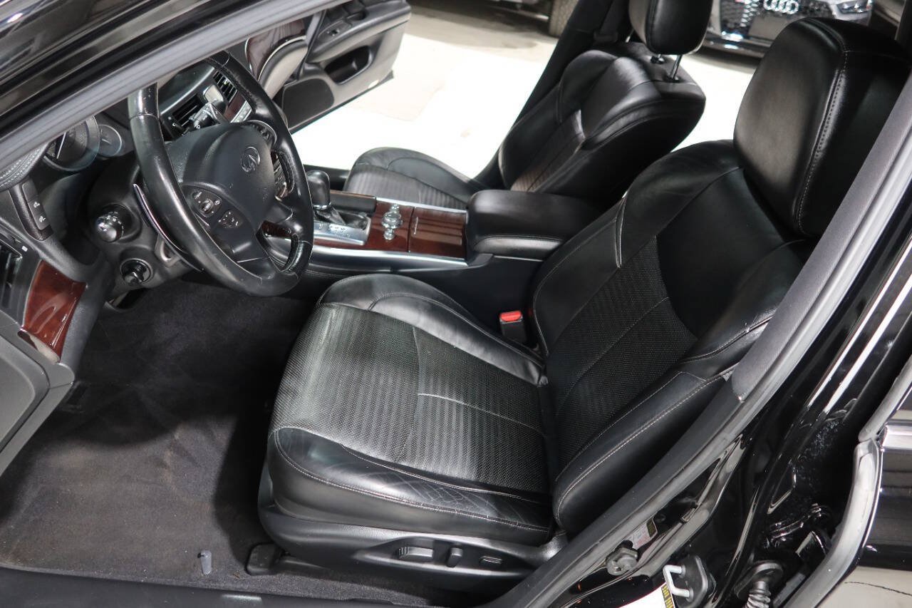 Used 2015 INFINITI Q70 3.7 w/ Sport Package RWD image 19