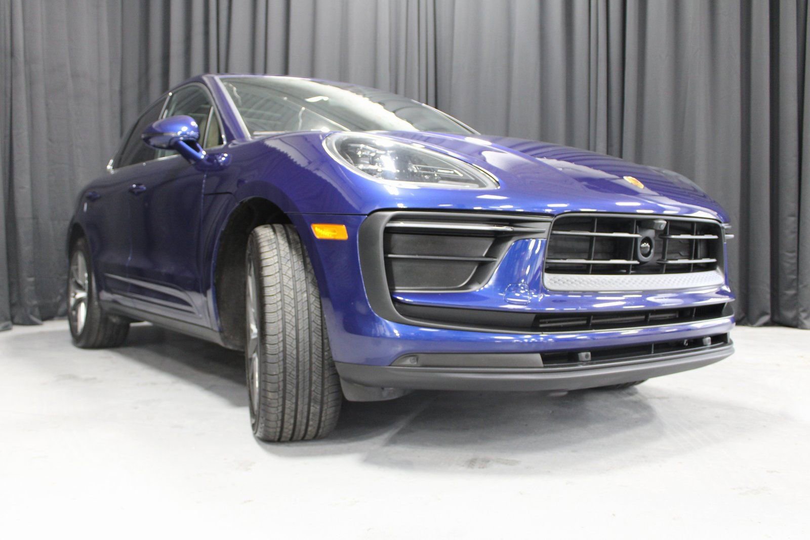 Certified 2025 Porsche Macan image 13