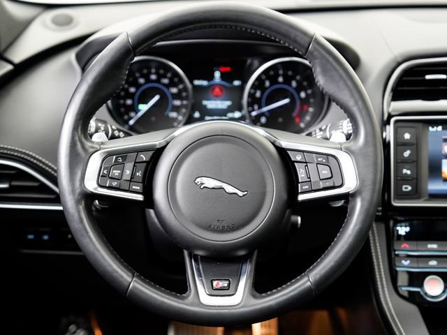 Used 2018 Jaguar F-PACE S image 11