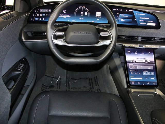 Used 2024 Lucid Air Touring image 3