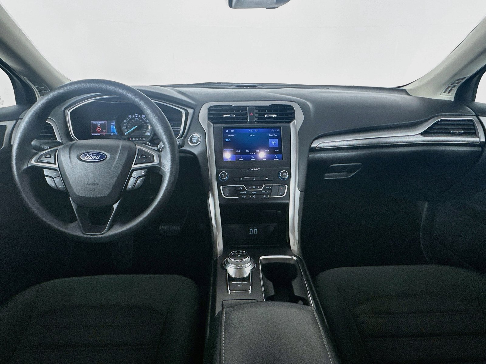 Used 2019 Ford Fusion SE FWD image 14