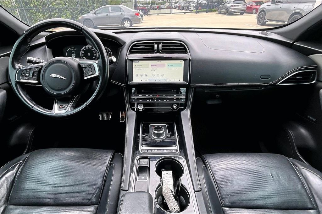 Used 2017 Jaguar F-PACE S image 16