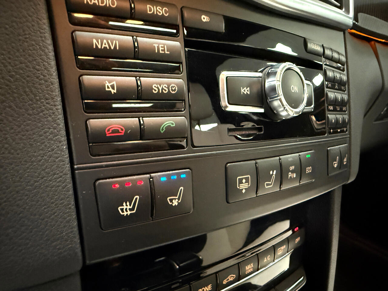 Used 2013 Mercedes-Benz E 63 AMG Sedan w/ AMG Performance Pkg image 21