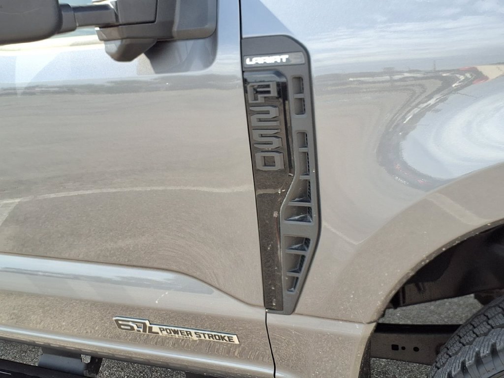 Used 2024 Ford F250 Lariat w/ Lariat Ultimate Package AWD/4WD image 11