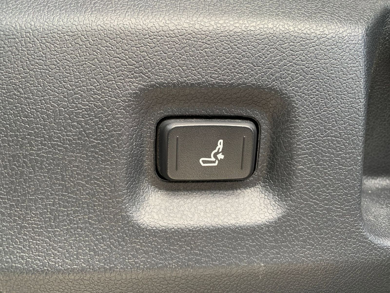 Used 2025 Toyota Tacoma TRD Off-Road image 23