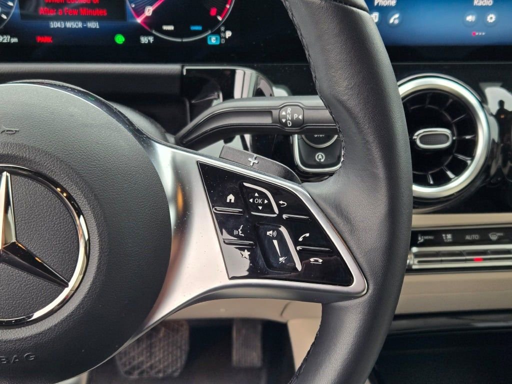 Used 2025 Mercedes-Benz GLA 250 4MATIC image 27