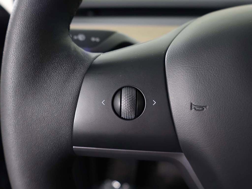 Used 2024 Tesla Model Y Long Range image 43