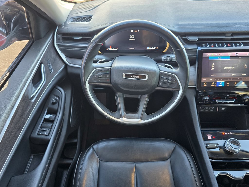 Used 2022 Jeep Grand Cherokee L Limited w/ Black Appearance Package AWD/4WD image 23