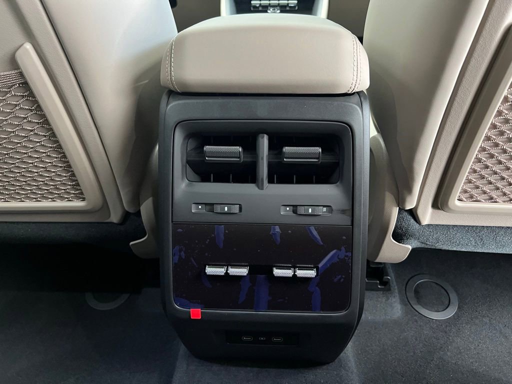 New 2025 Porsche Macan 4 Electric image 17