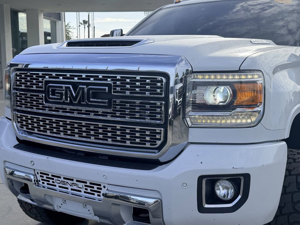 Used 2019 GMC Sierra 2500 Denali w/ Duramax Plus Package image 10