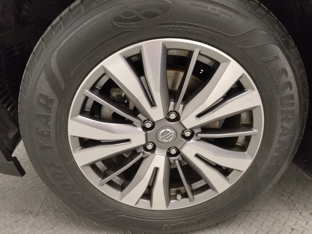 Used 2019 Nissan Pathfinder S image 31