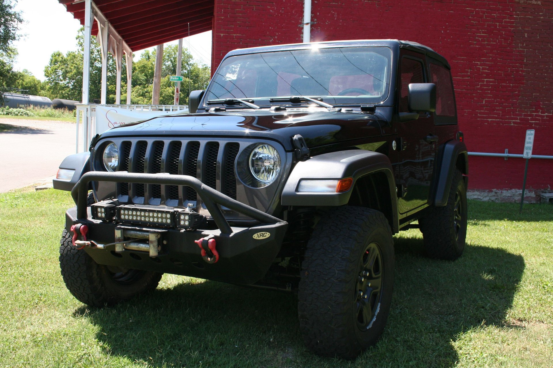 Used 2020 Jeep Wrangler Sport AWD/4WD image 9