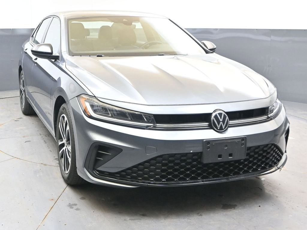 Used 2025 Volkswagen Jetta Sport image 8
