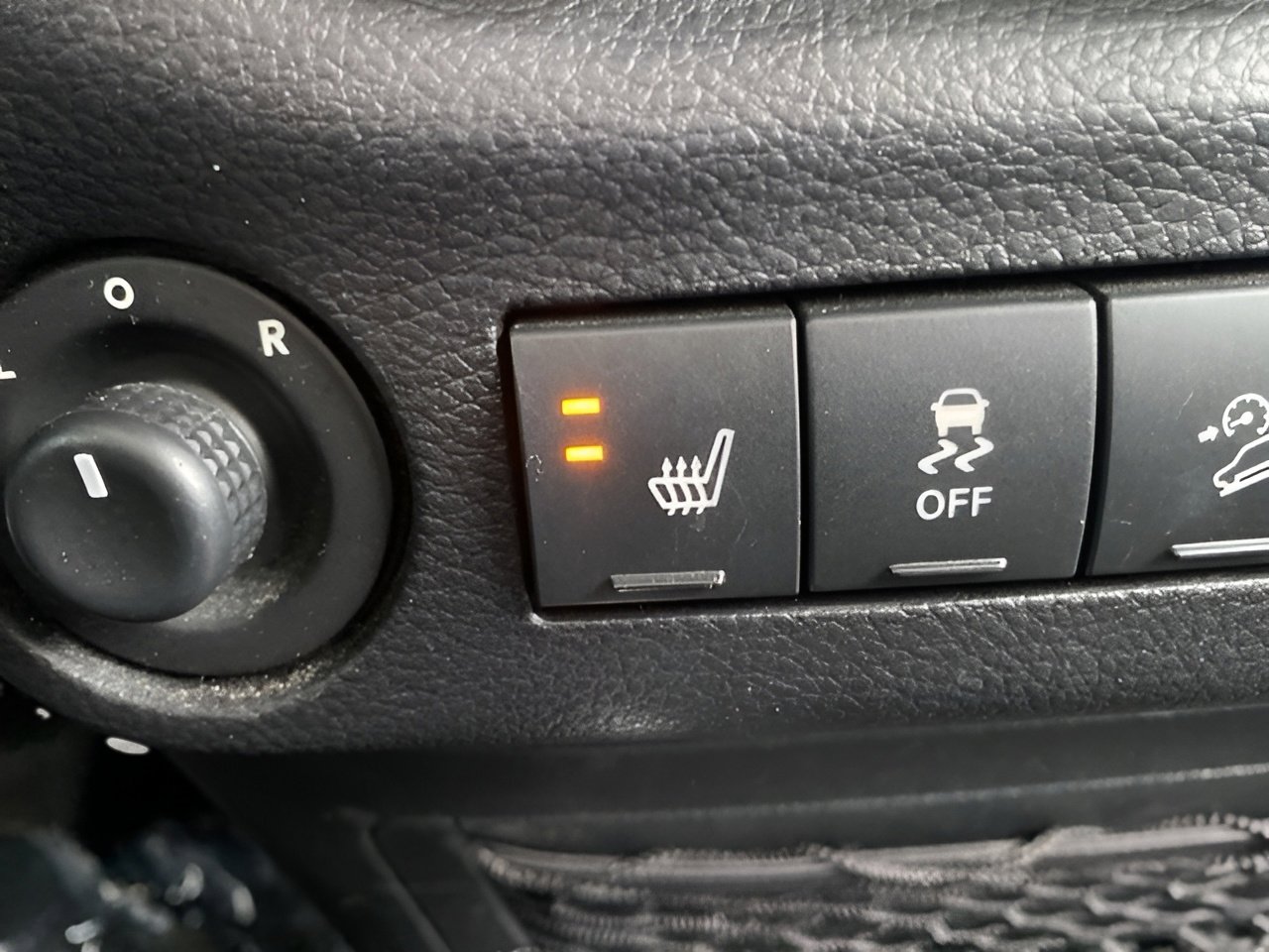 Used 2017 Jeep Wrangler Unlimited Rubicon w/ Connectivity Group image 17