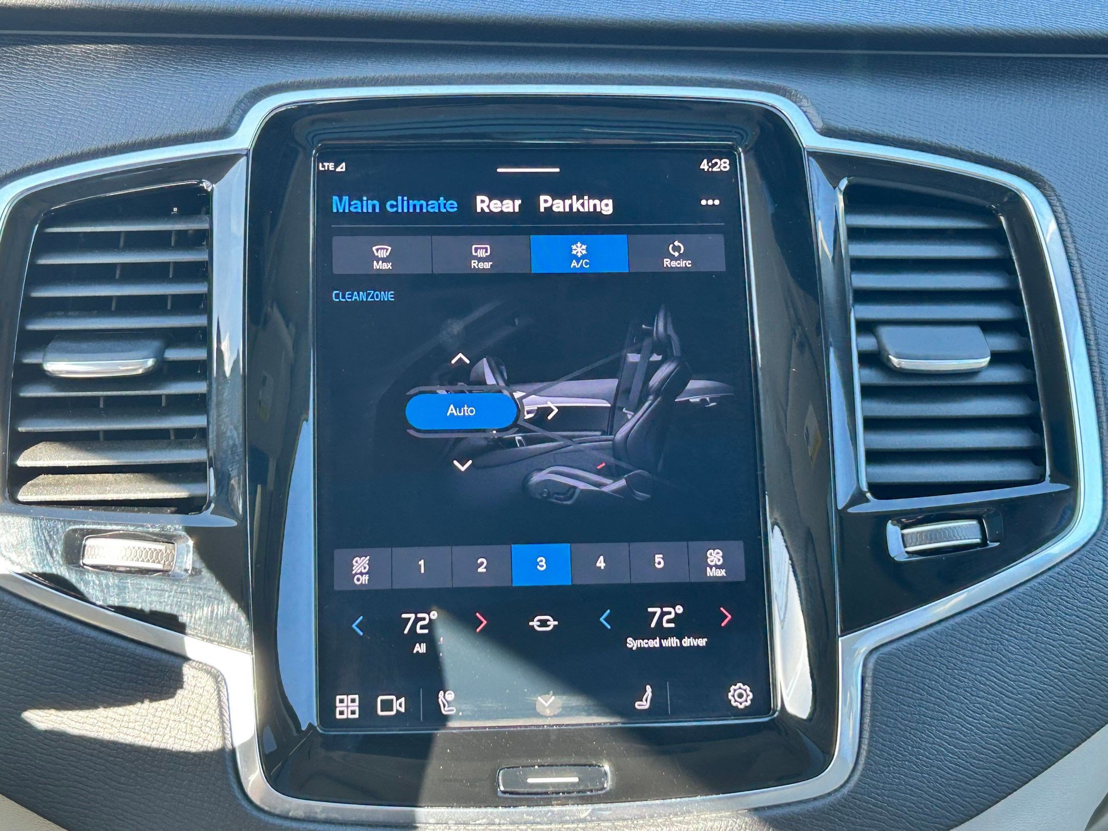 Used 2023 Volvo XC90 T8 Plus image 21