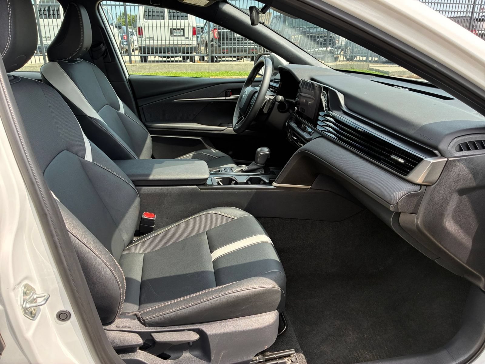 Used 2026 Toyota Camry SE FWD image 31