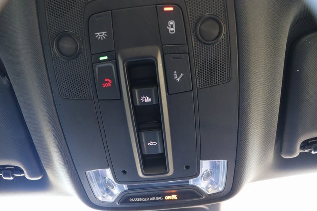 Used 2025 Audi Q3 2.0T Premium image 25