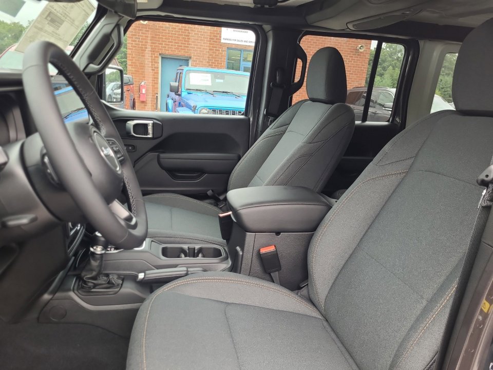 New 2025 Jeep Wrangler Sport S 4xe w/ Convenience Group image 30