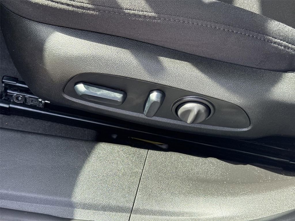 Used 2025 Chevrolet Malibu LT FWD image 32