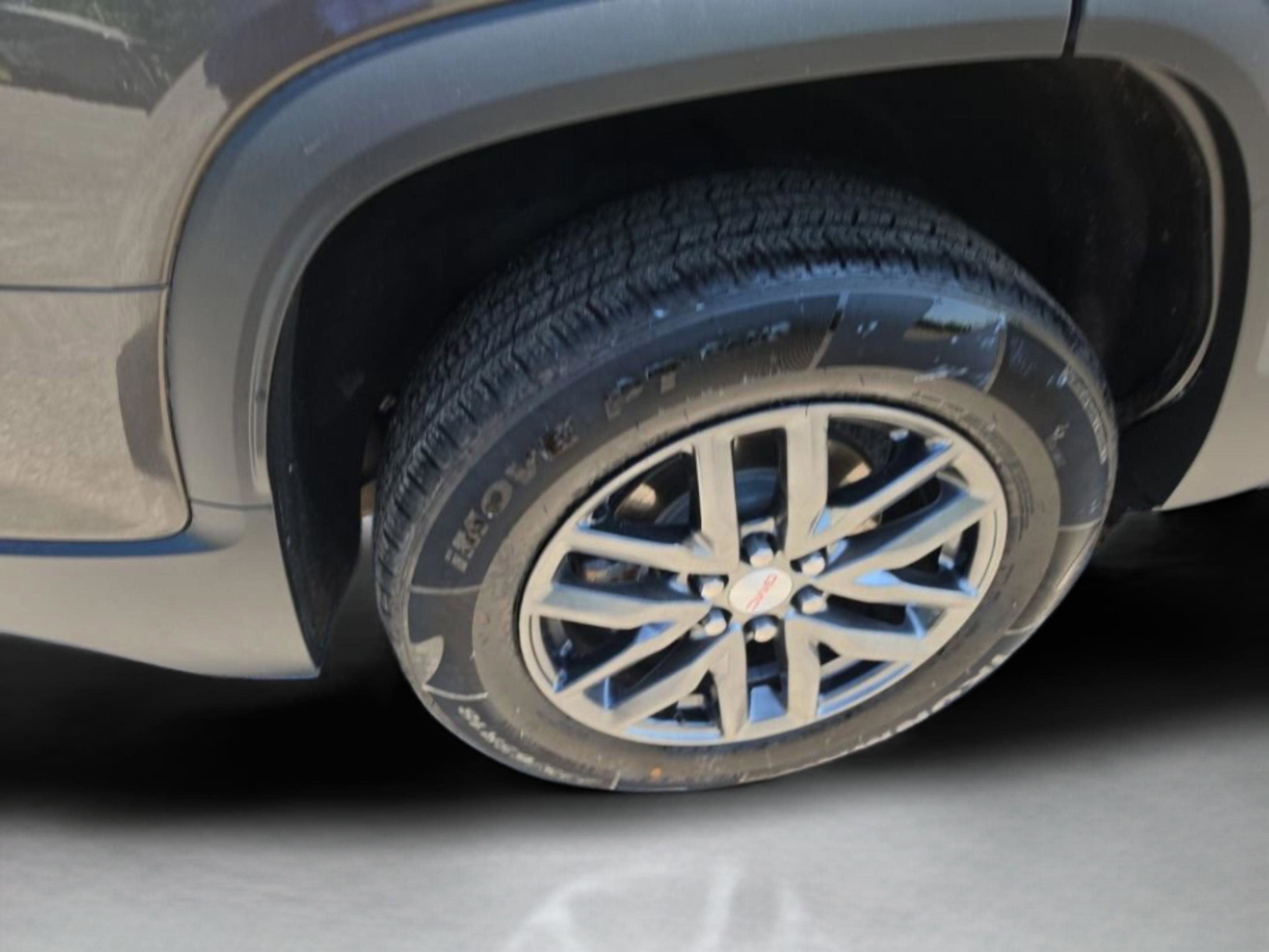 Used 2019 GMC Acadia SLT FWD image 35