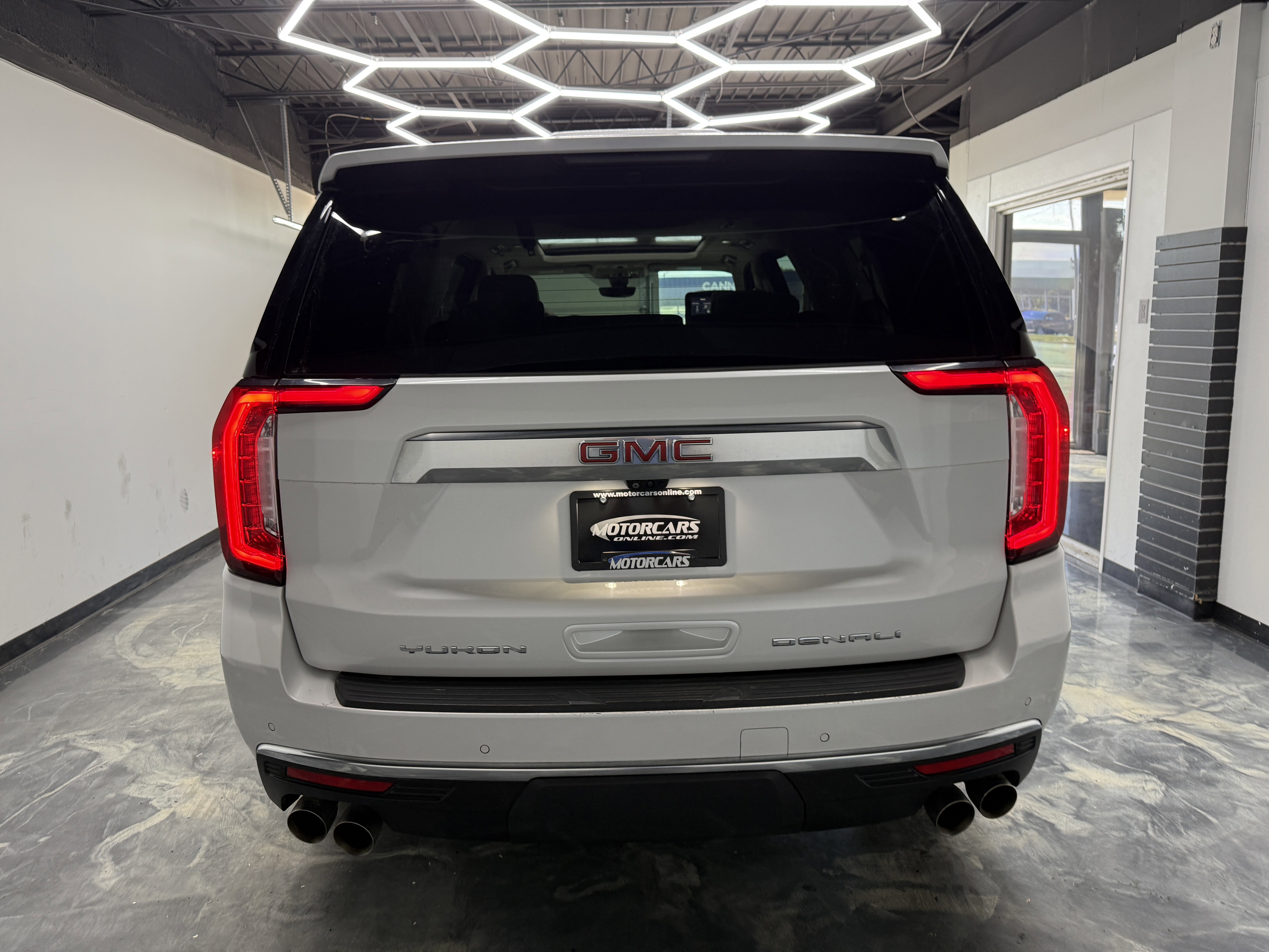 Used 2021 GMC Yukon XL Denali w/ Denali Ultimate Package AWD/4WD image 4