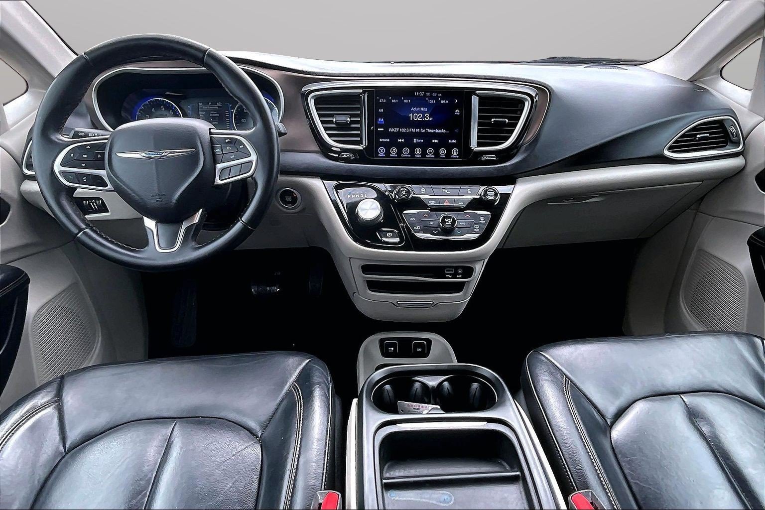 Used 2017 Chrysler Pacifica Touring-L FWD image 13