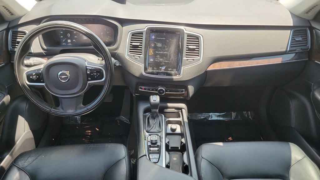 Used 2019 Volvo XC90 T5 Momentum w/ Multimedia Package AWD/4WD image 10