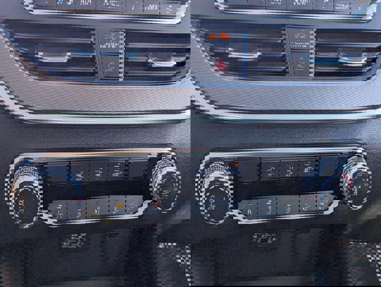 Used 2025 Nissan Altima 2.5 SR image 25