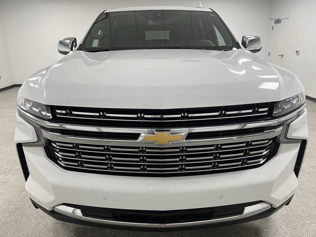 Used 2023 Chevrolet Suburban Premier image 3