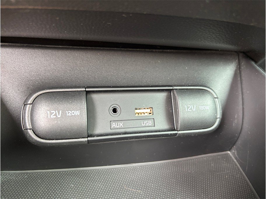 Used 2016 Kia Soul + w/ Designer's Package FWD image 22