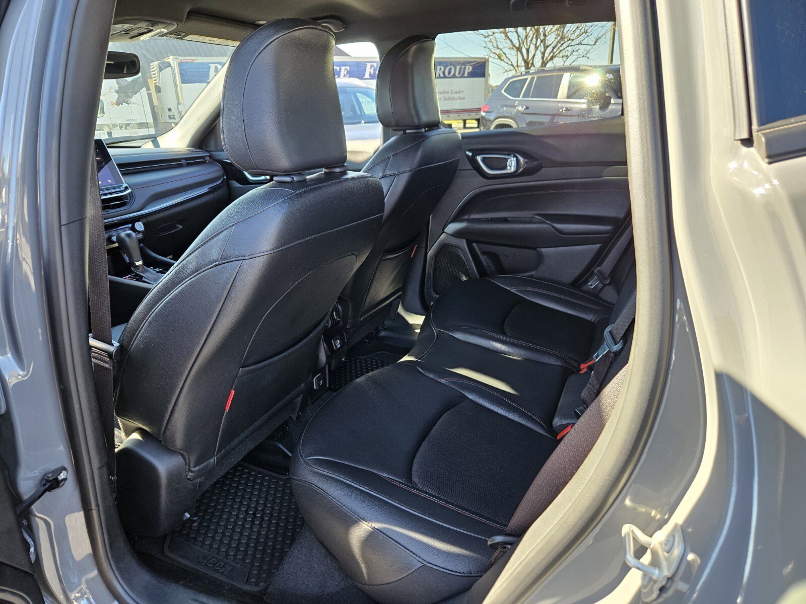 Used 2024 Jeep Compass Trailhawk image 9