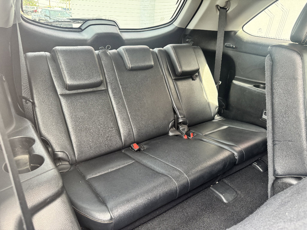 Used 2017 Toyota Highlander XLE w/ Carpet Mat Package AWD/4WD image 12