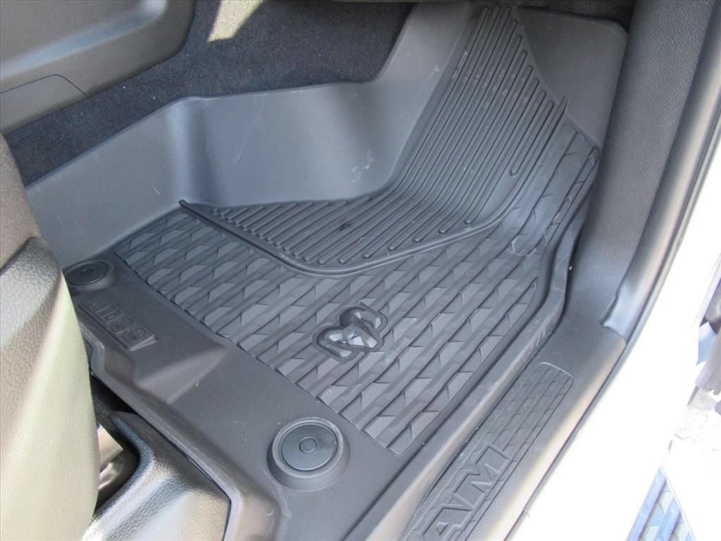 New 2026 RAM 3500 Big Horn AWD/4WD image 36