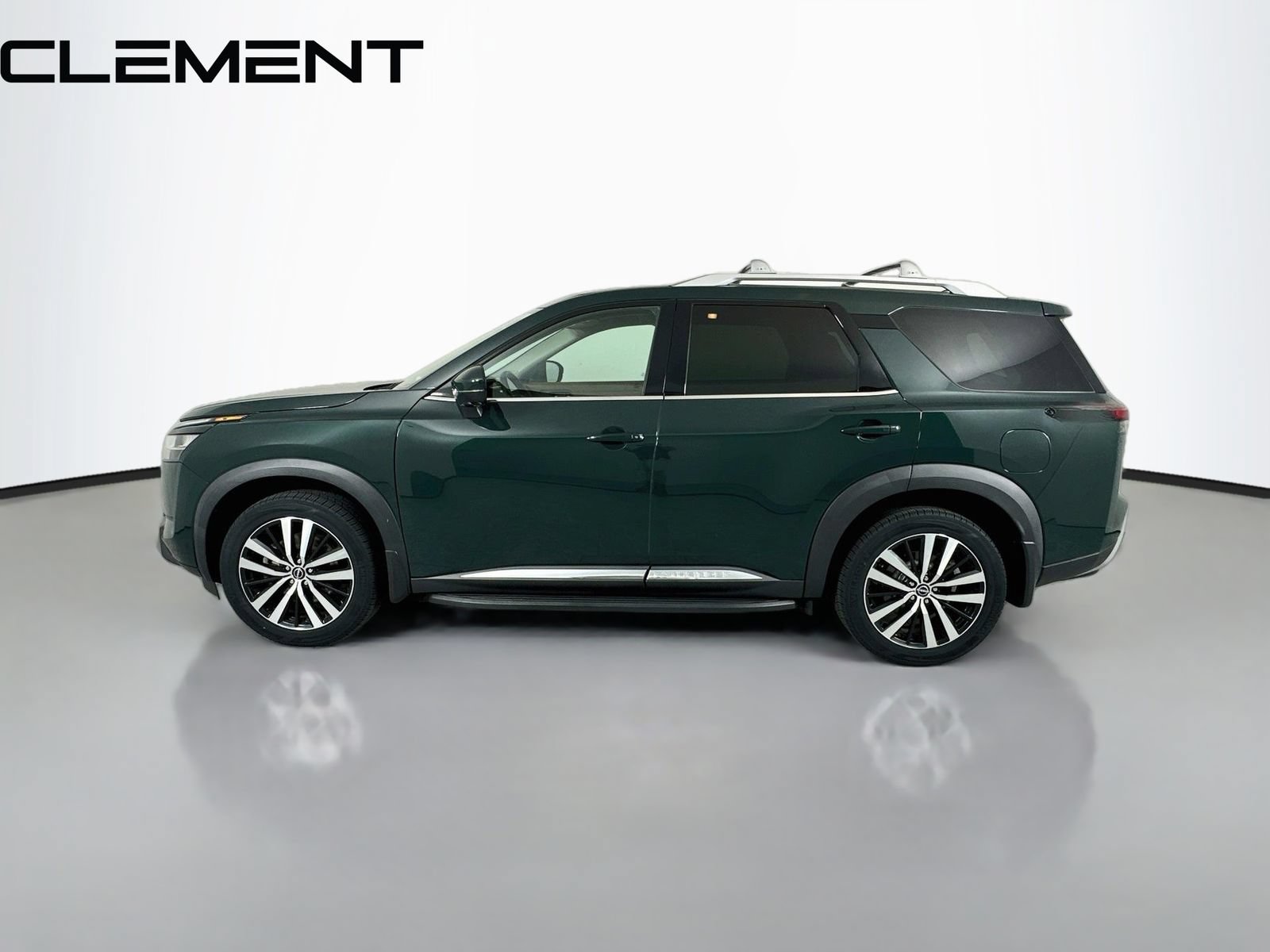 Used 2024 Nissan Pathfinder Platinum w/ Lighting Package (N93) AWD/4WD image 6
