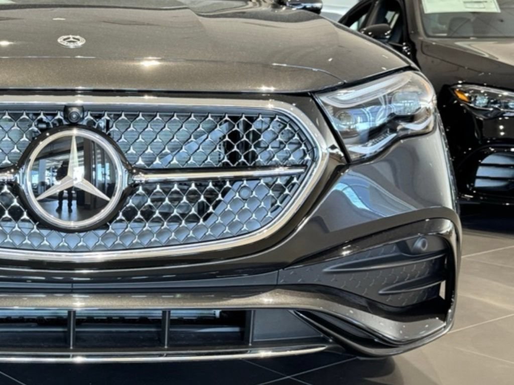 Used 2025 Mercedes-Benz E 350 Sedan image 6