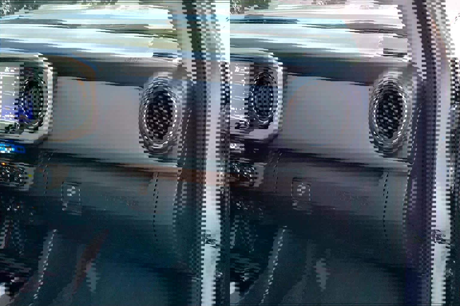 Used 2021 Toyota Tacoma SR5 image 17