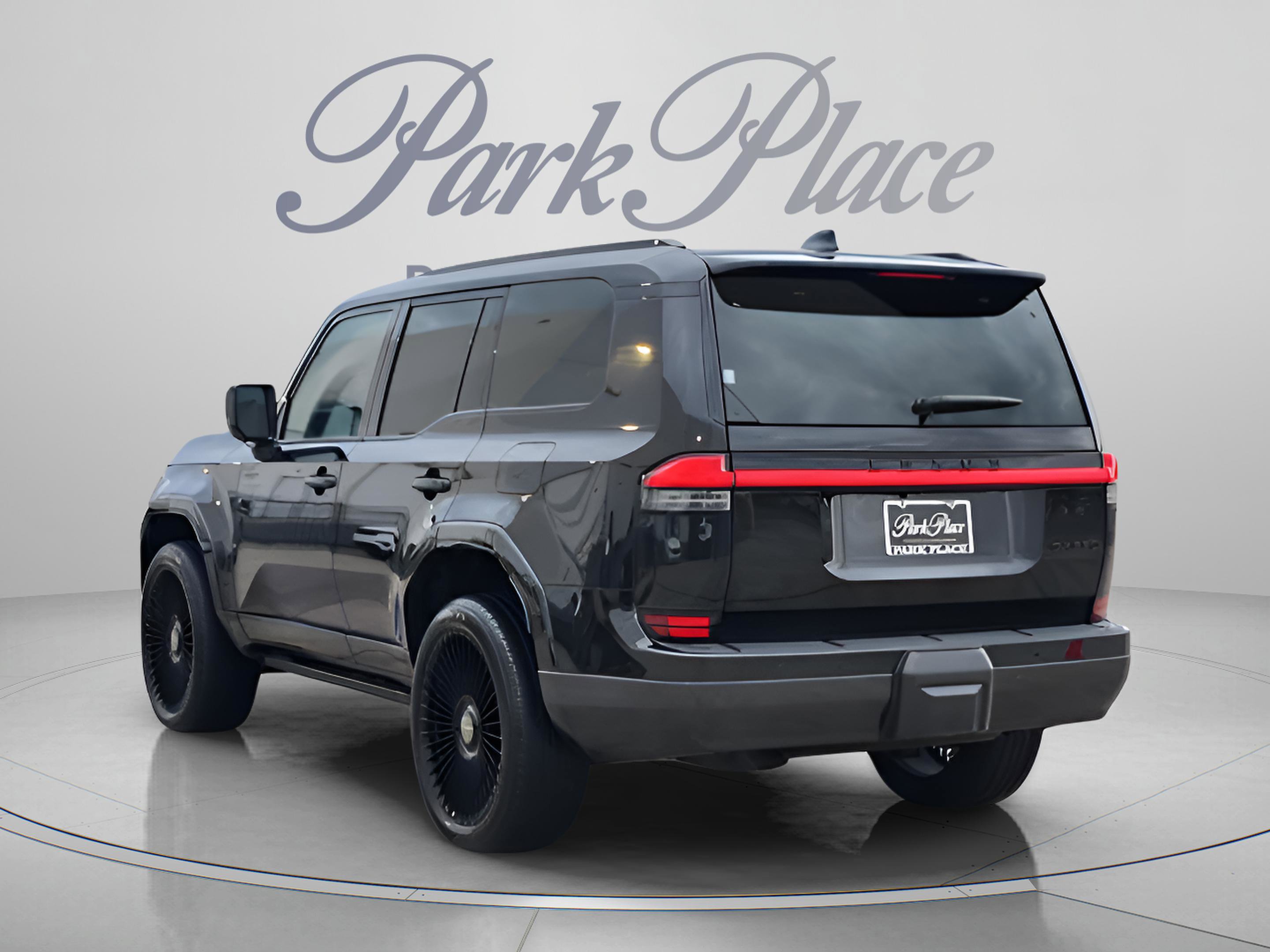 Used 2024 Lexus GX 550 w/ Accessory Package (Z1) AWD/4WD image 3