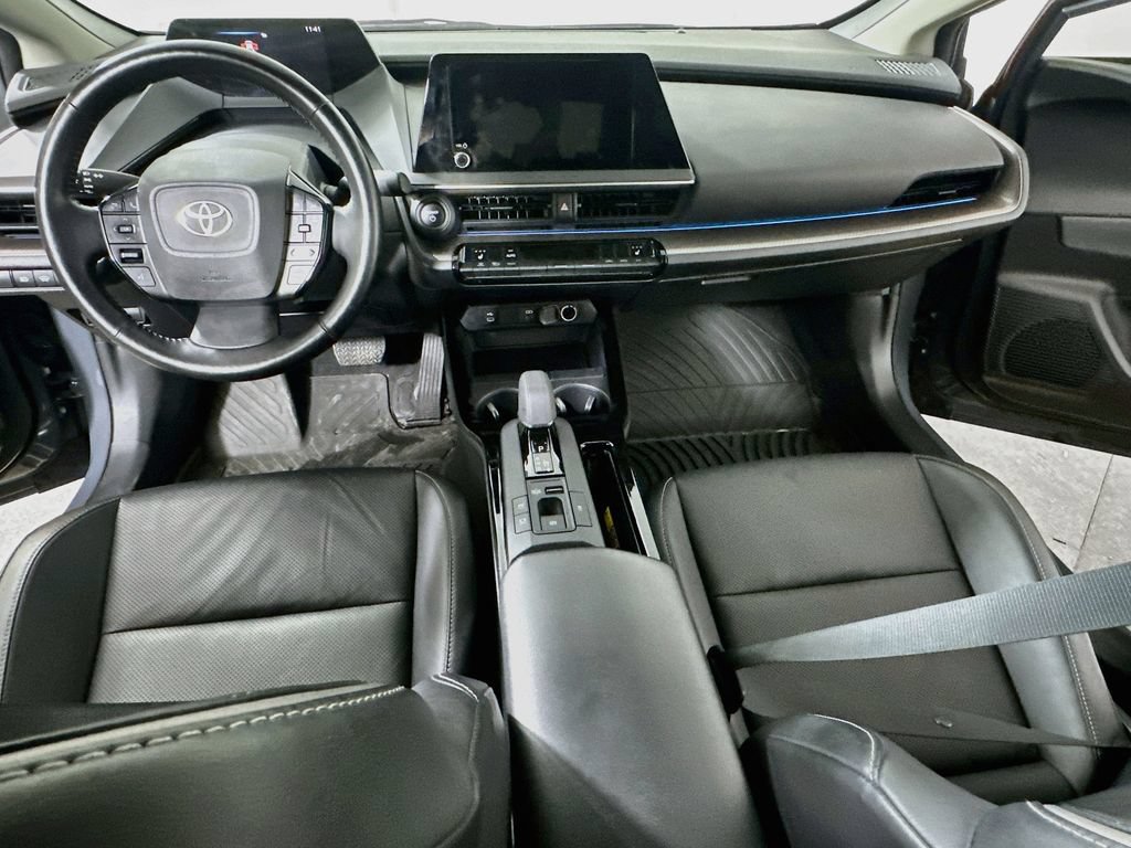 Used 2023 Toyota Prius XLE FWD image 18