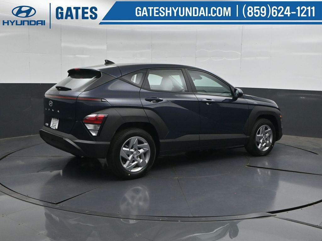 New 2027 Hyundai Kona SE FWD image 2