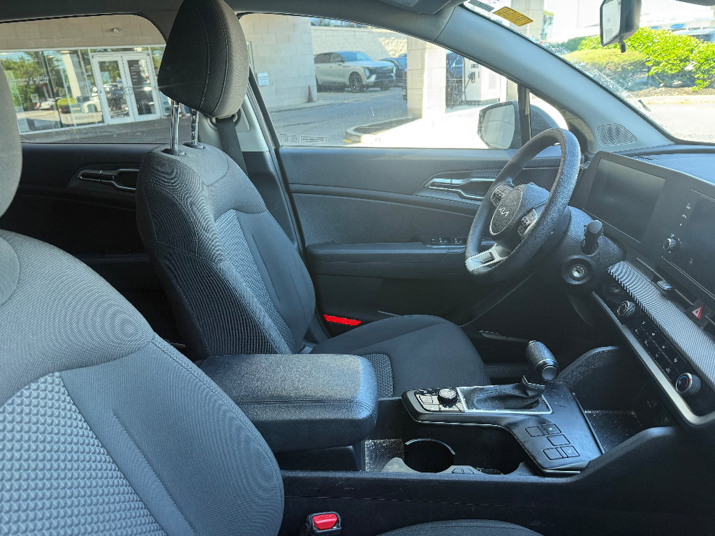 Used 2023 Kia Sportage LX AWD/4WD image 9