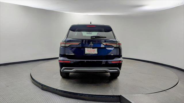 Used 2025 Mitsubishi Outlander SE image 7