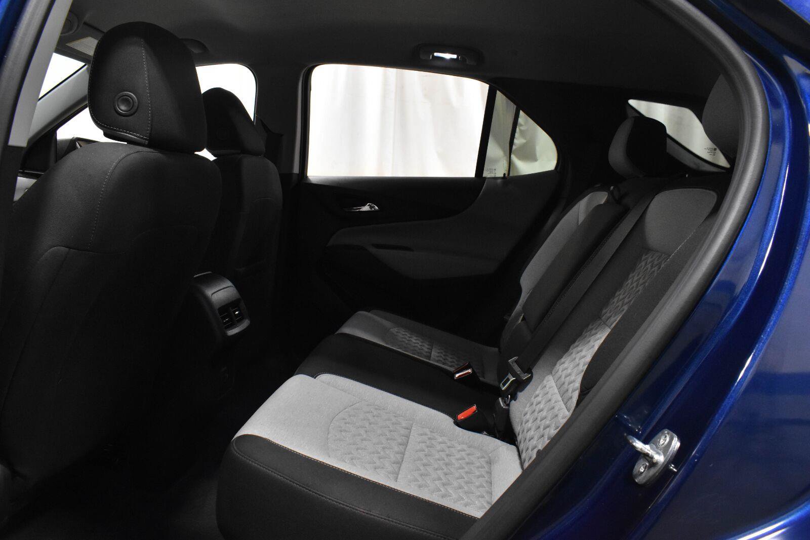 Used 2023 Chevrolet Equinox LS w/ LS Convenience Package AWD/4WD image 4